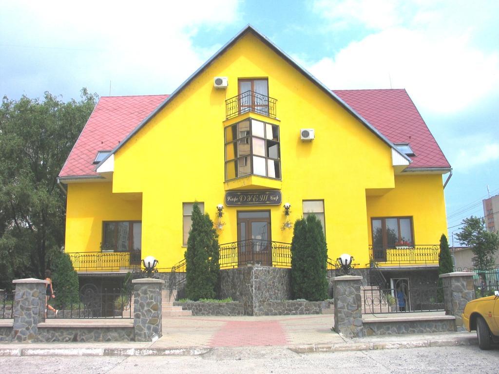 Duet Hotel Ujgorod Dış mekan fotoğraf